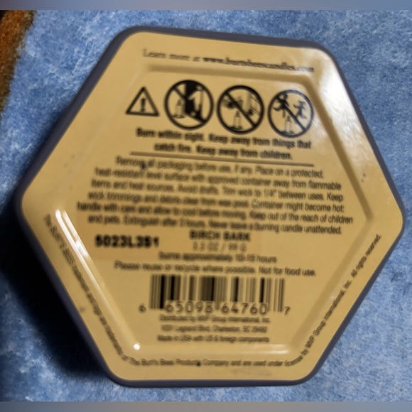 Burt's Bees Birch Bark Hexagonal 2 wick soy Candle - Picture 3 of 3